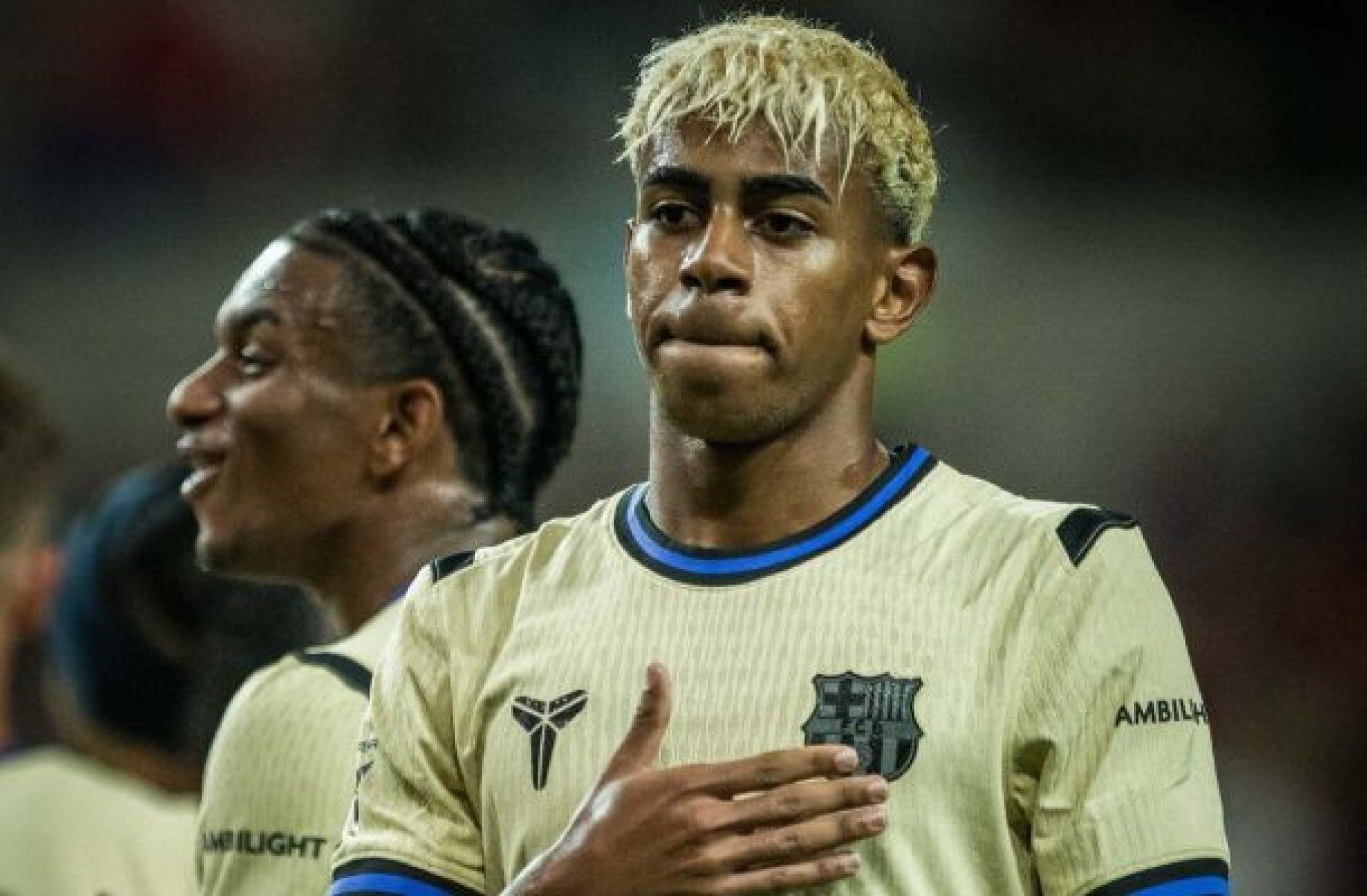 Lamine Yamal celebra aniversário de cantora e desperta rumores de romance