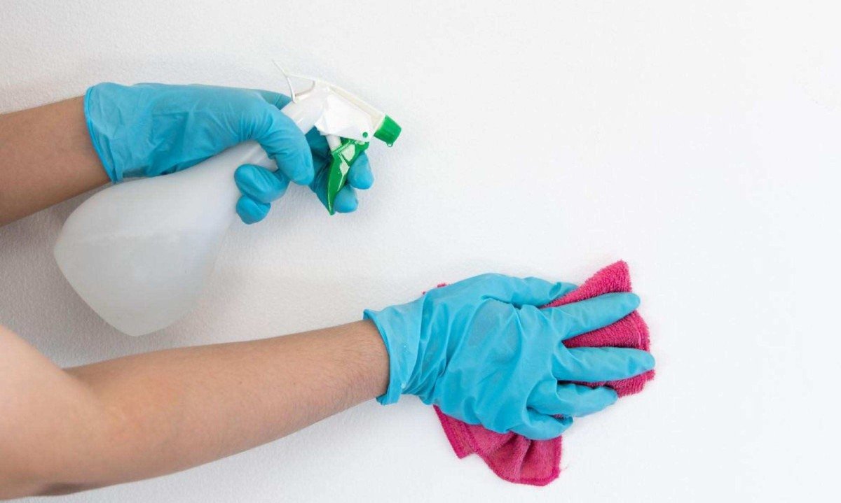 como limpar parede com mancha de gordura 