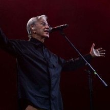 Caetano Veloso é parado em blitz e ganha beijo de policial: ‘Cheiroso' - AFP