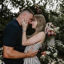 Taylor Swift anuncia que está noiva de Travis Kelce - Reprodução/Instagram 
