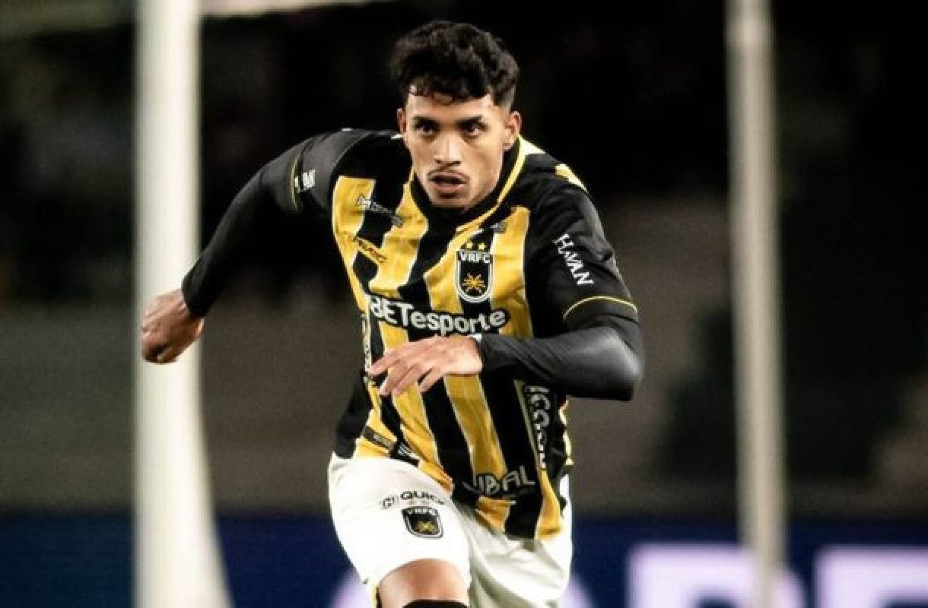 Gabriel Bahia aparece no BID e pode estrear pelo Botafogo contra o Vasco