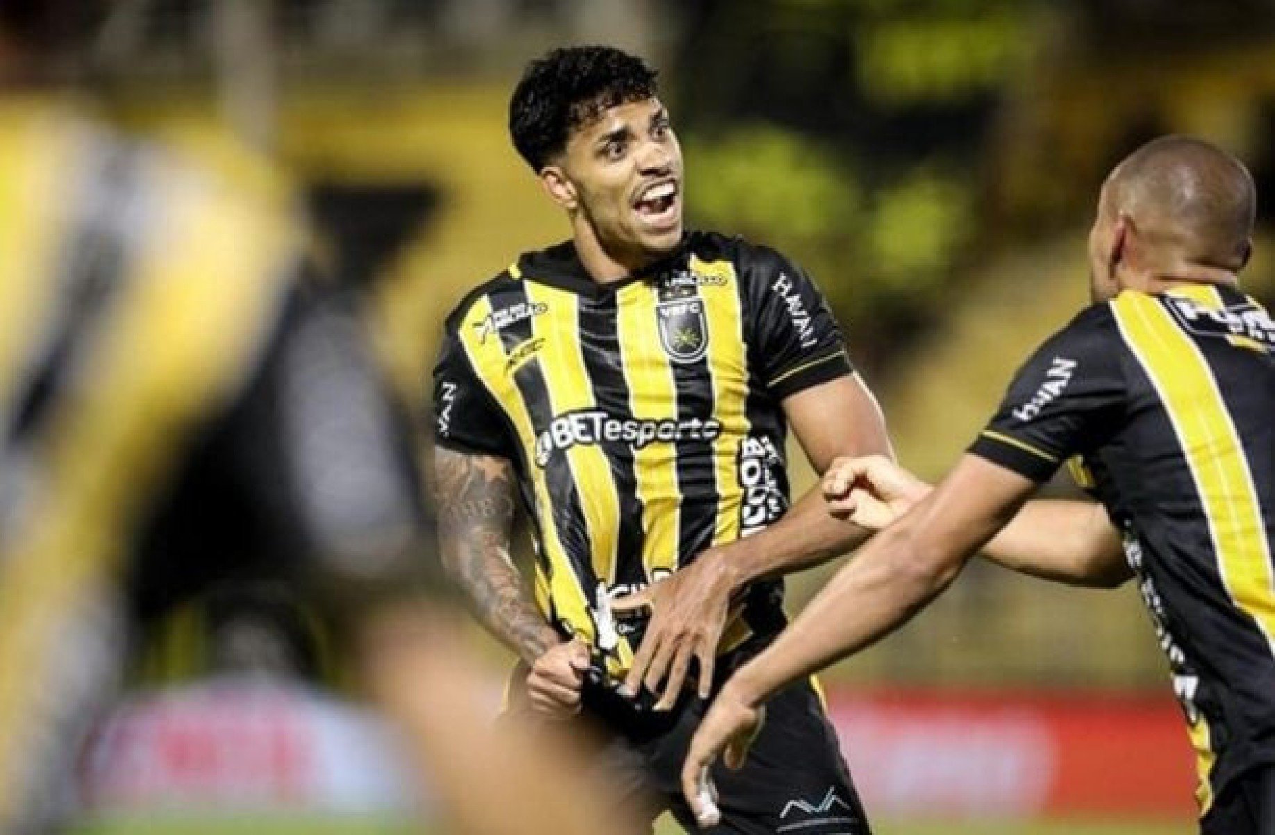 Gabriel Bahia, alvo do Botafogo, é suspeito de receber cartões para beneficiar apostadores