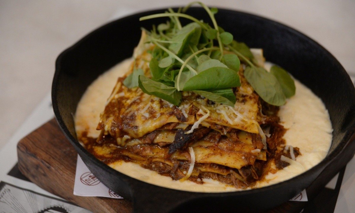 Lasanha de Goulash: o ensopado húngaro de carne com páprica vira recheio da massa do TipTop