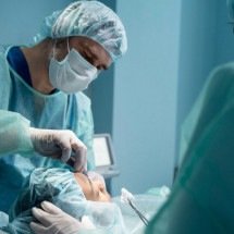 Consentimento informado: o que o paciente deve exigir antes de uma cirurgia - Freepik