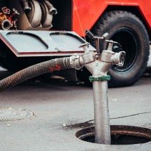 Mangueiras de sucção para fossa apoiam saneamento urbano - DINO