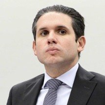 Motta atende oposição com PEC do fim do foro e deixa IR fora da pauta da semana