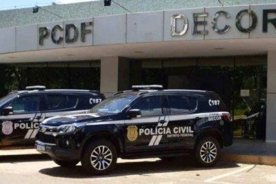 Equipes do Departamento de Combate à Corrupção e ao Crime Organizado da Polícia Civil do Distrito Federal, além de policiais civis de Minas, cumpriram mandado de prisão -  (crédito: Marcelo Ferreira/CB. Press)