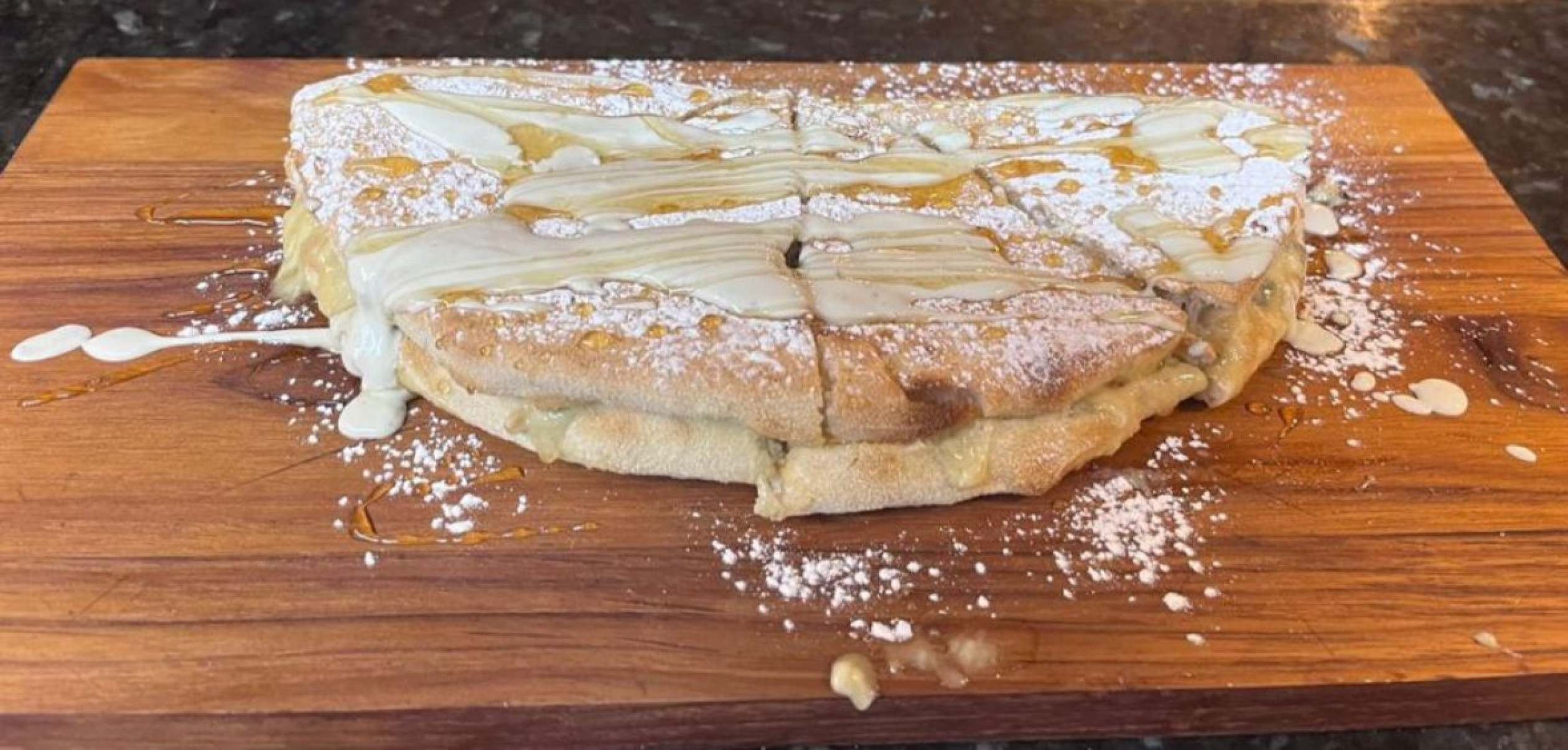 Ciaccia (massa biga recheada) com gorgonzola e mel do La Vera por Leonardo Fontanelli (R$ 62)-La Vera/Divulgação