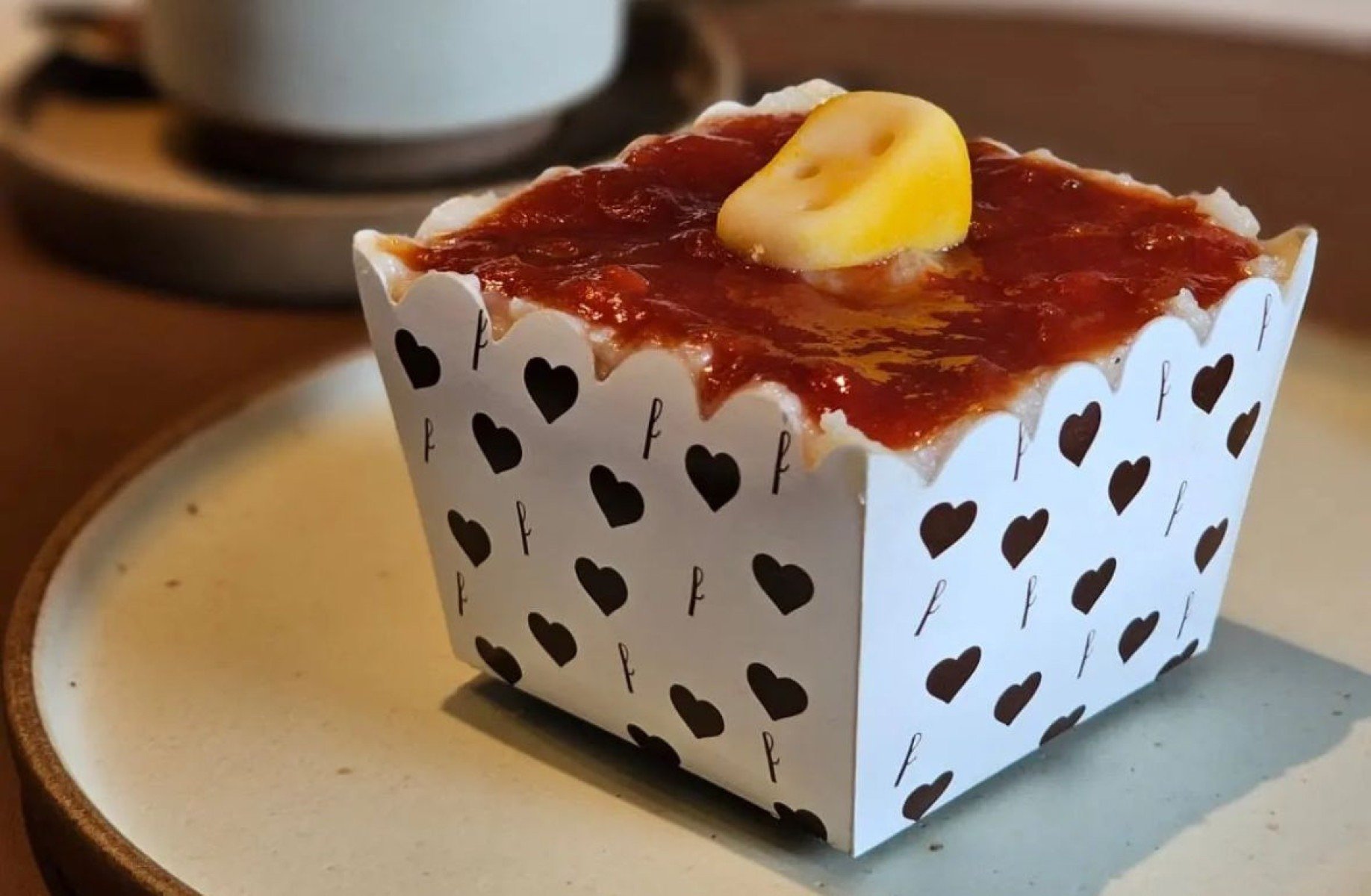 Bolo de fubá com queijo, cobertura de brigadeiro de queijo e goiabada cascão da Fofíssimo Bolos (R$ 17,90)-Fofíssimo Bolos/Divulgação