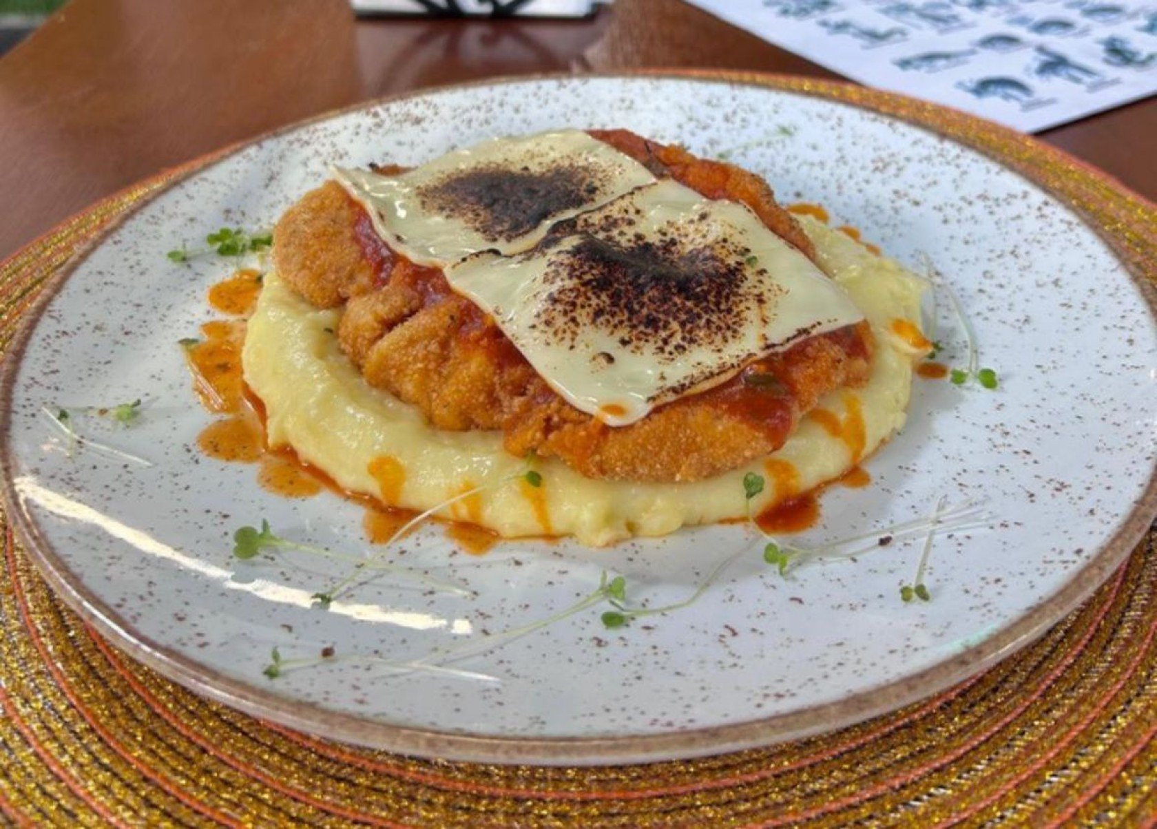 Frango à parmeggiana do Pet Café (R$ 38)-Pet Café/Divulgação