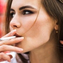 Dia Nacional de Combate ao Fumo: alerta para danos à pele e risco de câncer - Freepik