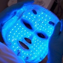 Tendência viral no TikTok, skincare com LED realmente funciona?  - Freepik