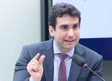 O presidente do Banco Central, Gabriel Galípolo, jogou uma ducha fria sobre qualquer possibilidade de se vislumbrar uma baixa da Selic -  (crédito: Bruno Spada/Câmara dos Deputados – 9/7/25)