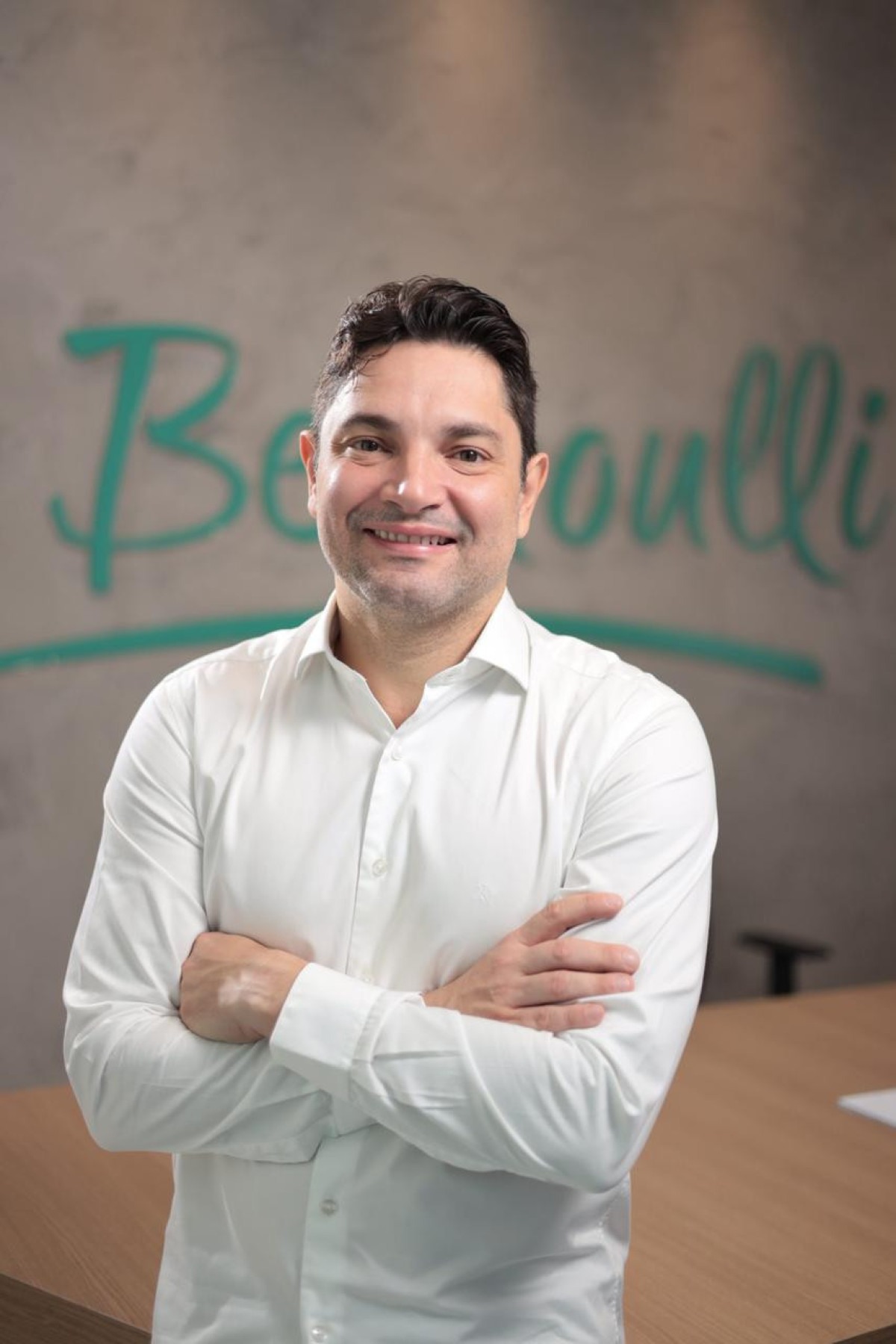 Na foto, Washington Costa, diretor do Colégio e Pré-vestibular Bernoulli