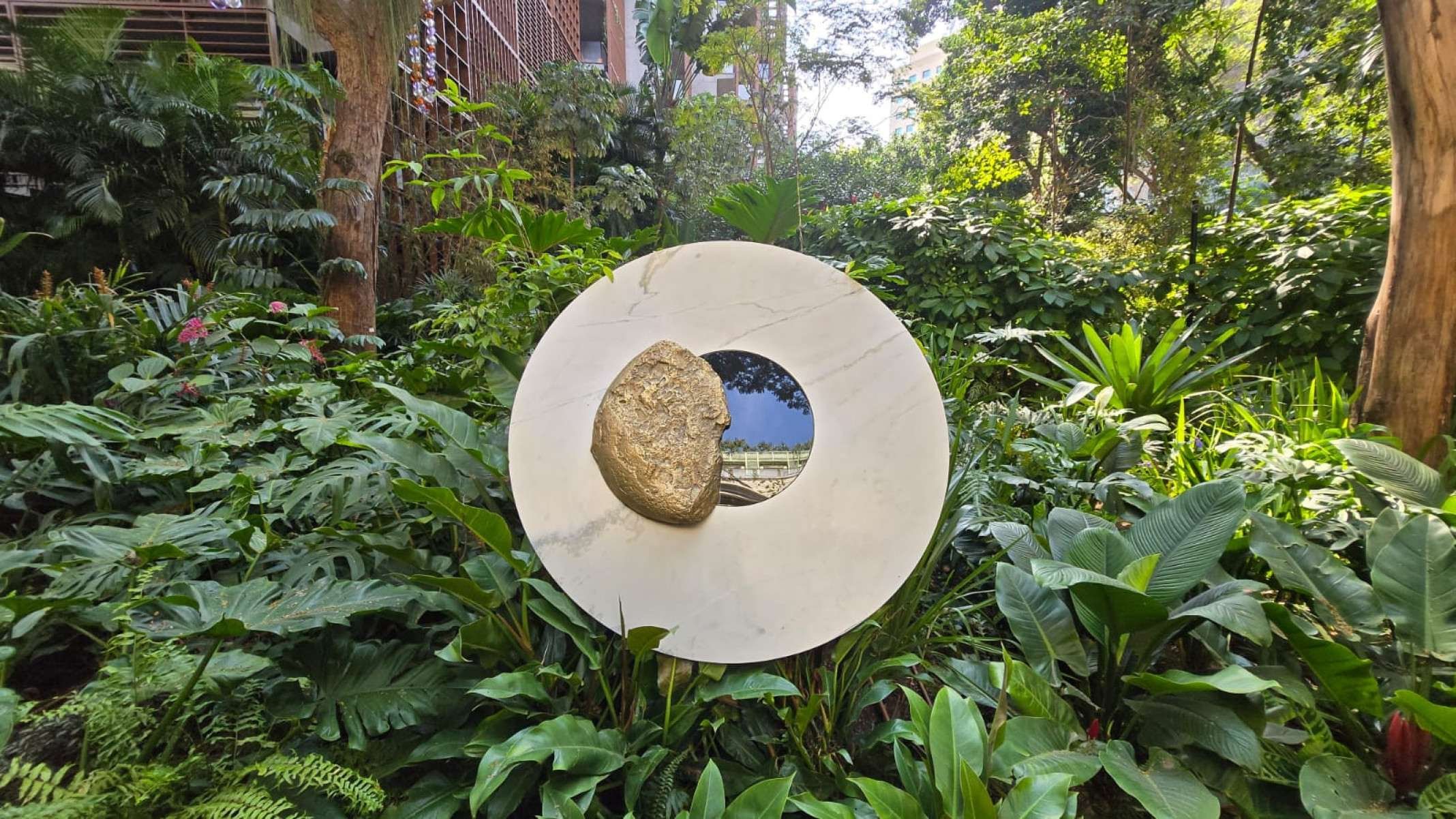 A exposição ‘Respiração da Terra’, da artista Denise Milan, ocupa o espaço Le Jardin Selva-Carlos Altman/EM