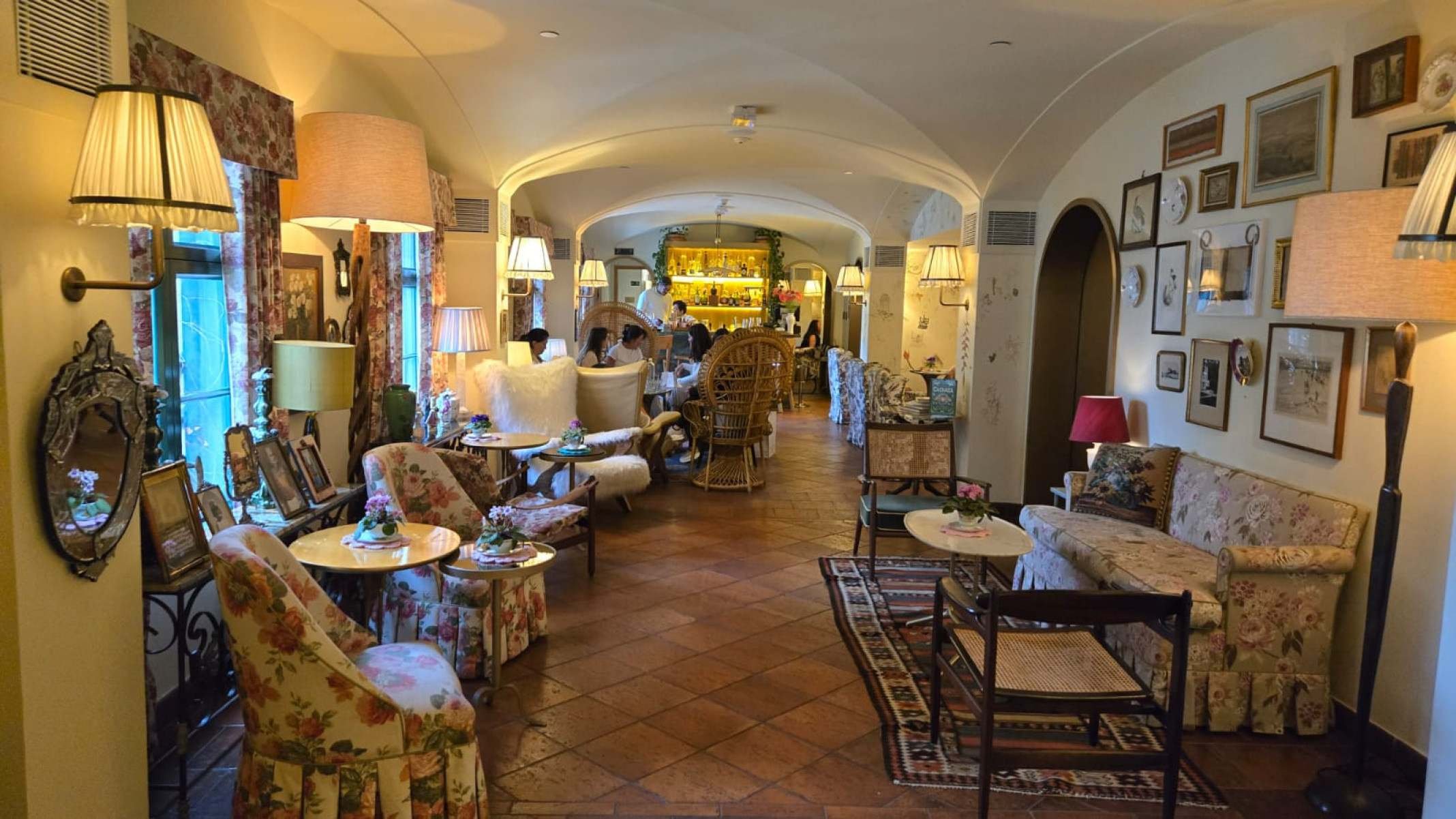 Bela Vista Bar tem decoração inspirada em casa de vó italiana com móveis antigos e decoração de antiquário-Carlos Altman/EM