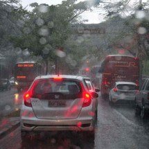 Chove em BH neste sábado e Defesa Civil mantém alerta até domingo - Ramon Lisboa/EM/DA Press