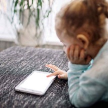 IA: chatbot da Meta pode incentivar suicídio de adolescentes - FreePik