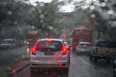 O volume de chuva pode chegar até 50mm -  (crédito: Ramon Lisboa/EM/DA Press)