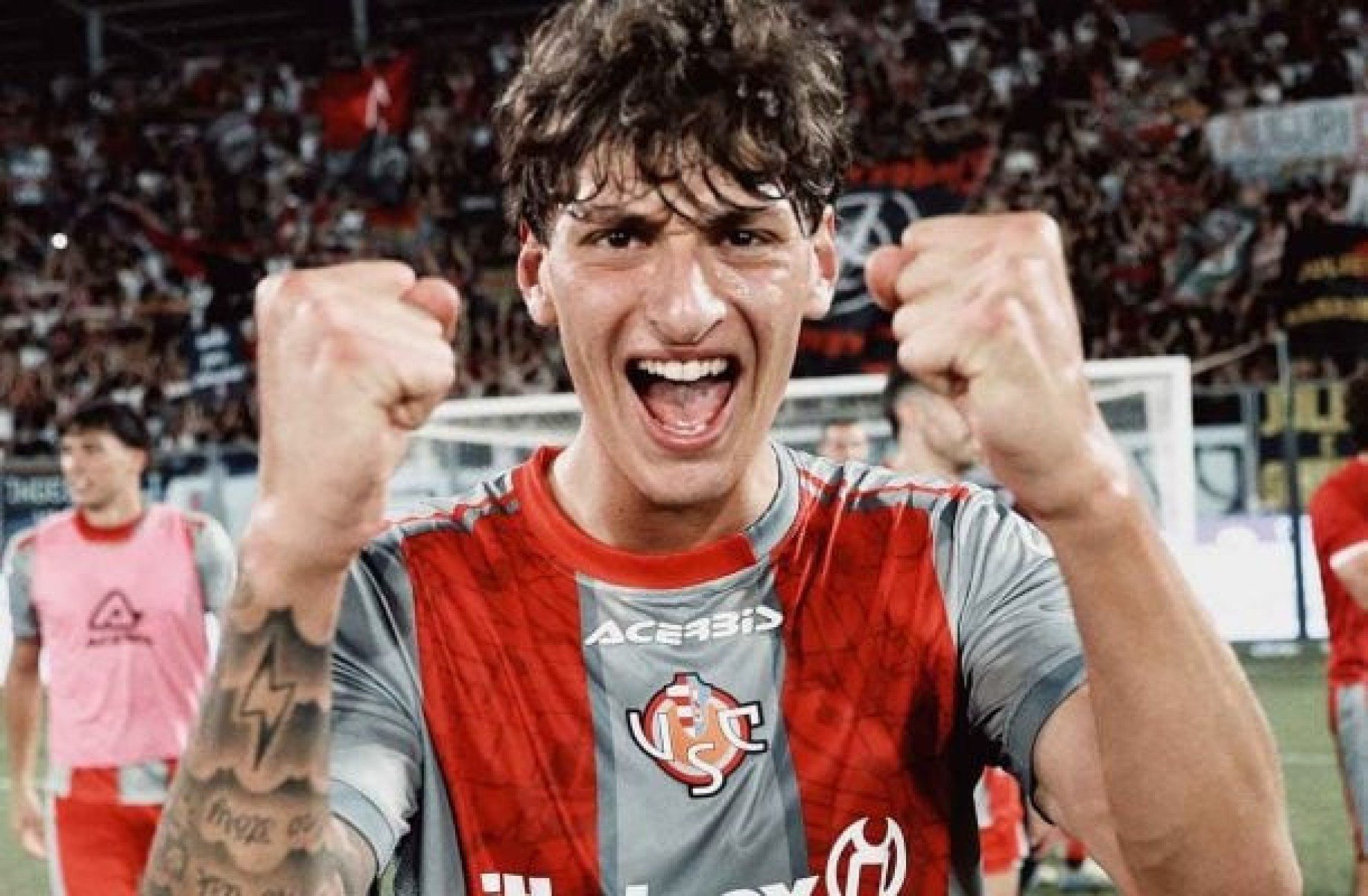 Bisneto de Mussolini estreia no Italiano e é decisivo para Cremonese assumir a liderança