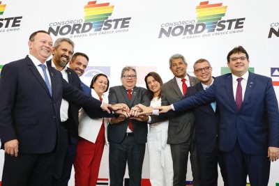 Os noves governadores do Nordeste divulgaram carta de repúdio contra declarações de Zema tachadas por eles de racistas e xénofobas   -  (crédito: Divulgação/Consórcio Nordeste)