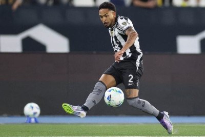 VITINHO - NÃ£o saiu do roteiro habitual. A forÃ§a defensiva de sempre para bloquear aÃ§Ãµes do adversÃ¡rio e a deficiÃªncia na hora de concluir na frente. Projetou-se, todavia, muitas vezes no ataque. Saiu, no fim, para a entrada de Ponte - NOTA: 6,0 - Foto: Vitor Silva/Botafogo  -  (crédito: Foto: Vitor Silva/Botafogo )