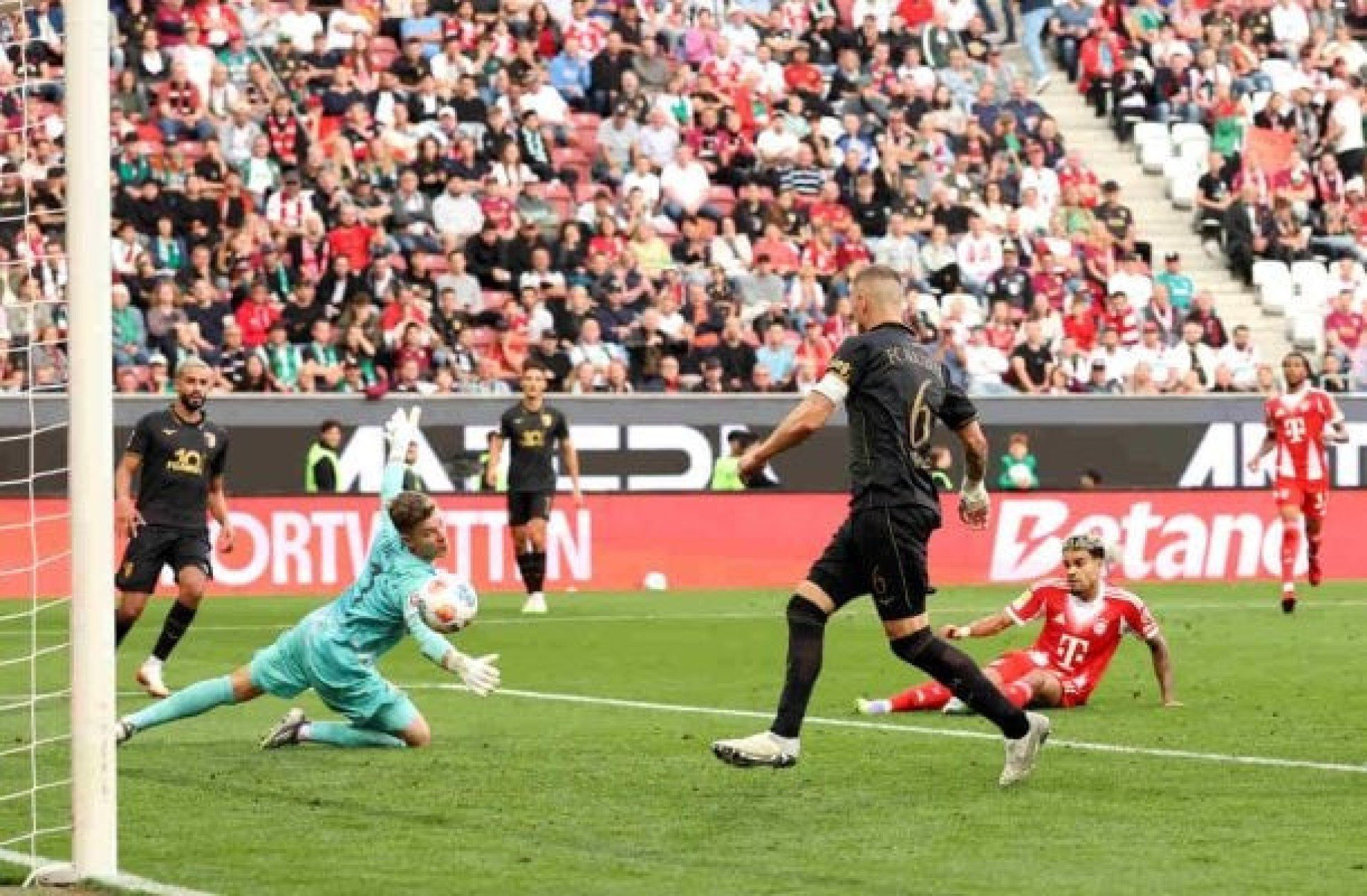 Bayern derrota Augsburg e segue 100% no Alemão