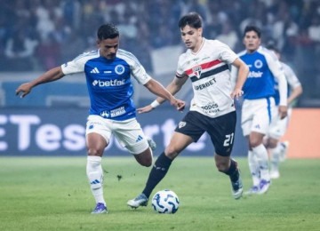 PABLO MAIA – Cometeu um erro feio ao sair mal com a bola, e o Cruzeiro quase finalizou dentro da área. No segundo tempo, visivelmente nervoso, perdeu várias jogadas e exagerou na força em alguns lances.  NOTA: 5,0  Foto: Gustavo Aleixo/Cruzeiro -  (crédito:  Gustavo Aleixo/Cruzeiro)