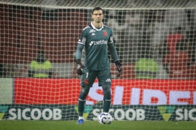 JARDIM - Deslocado no pÃªnalti do 1 a 1, nÃ£o conseguiu pegar a cabeÃ§ada de Menezes. Salvo, depois, por Freitas. NÃ£o fez nenhuma defesa importante. Mas saiu do gol para capturar bolas perigosas - NOTA: 6,0 - Foto: Dikran Sahagian/Vasco -  (crédito: Foto: Dikran Sahagian/Vasco)