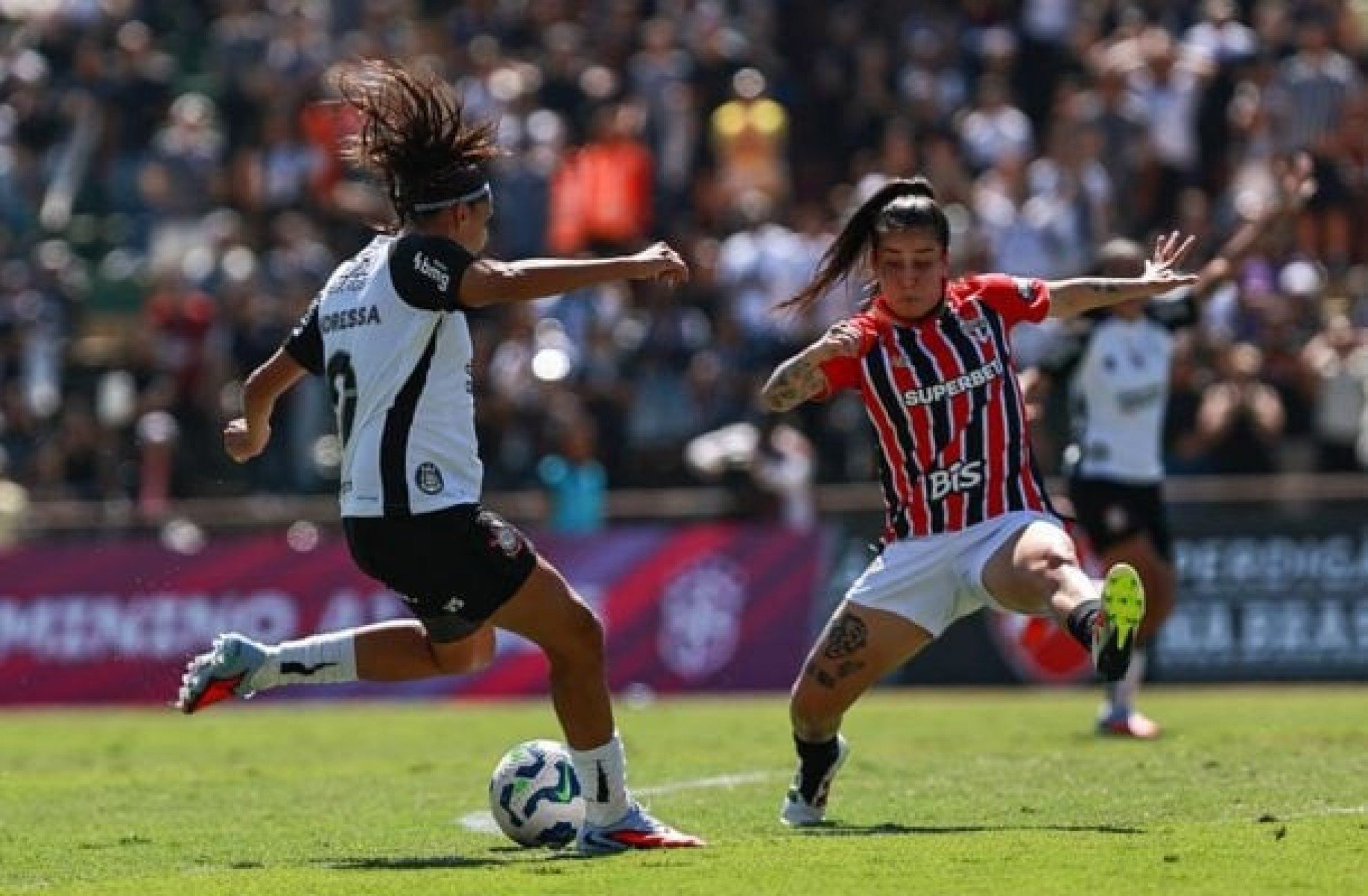 Corinthians empata com São Paulo e vai à final do Brasileirão feminino