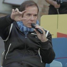 Leandro Hassum se emociona ao falar do pai mafioso no Fantástico - Reprodução de vídeo TV Globo