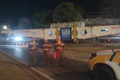 A carga tem 6,9 metros de largura, 99 metros de comprimento e 525 toneladas -  (crédito: PBH/Divulgação )