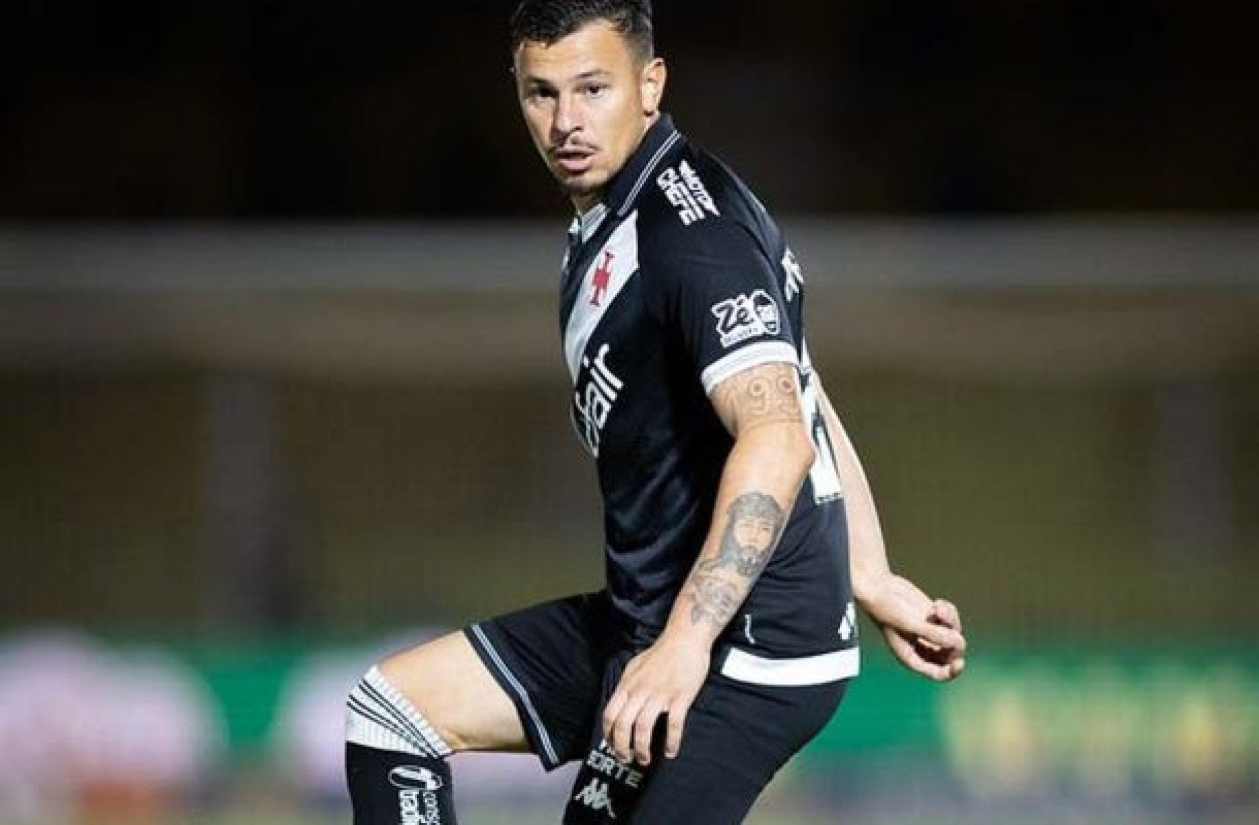 Suspenso, Hugo Moura desfalca o Vasco contra o Ceará