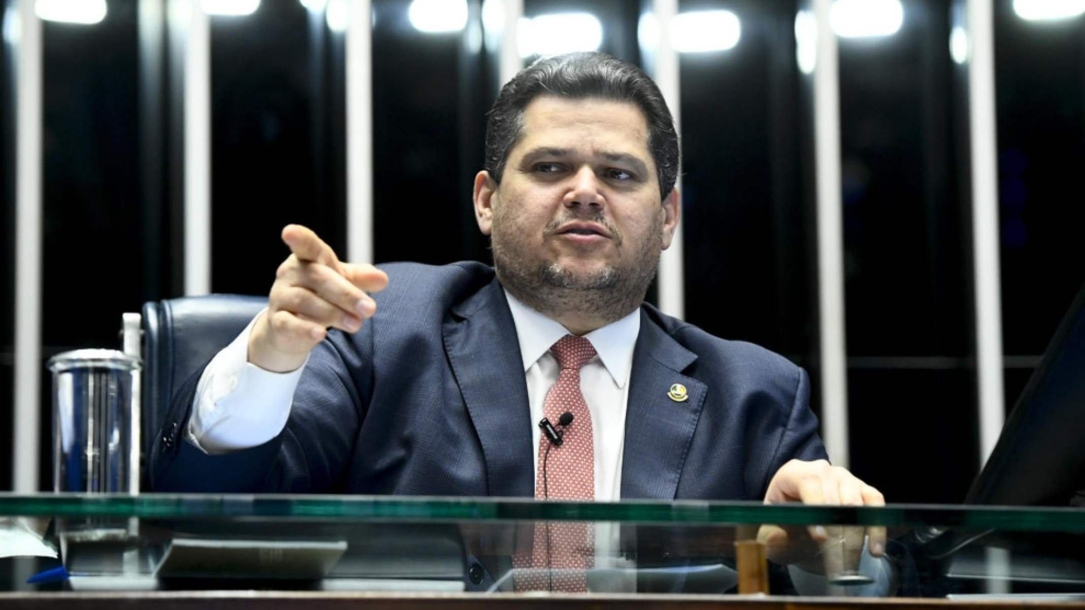Plenário do Senado fará reuniões semipresenciais por toda a semana