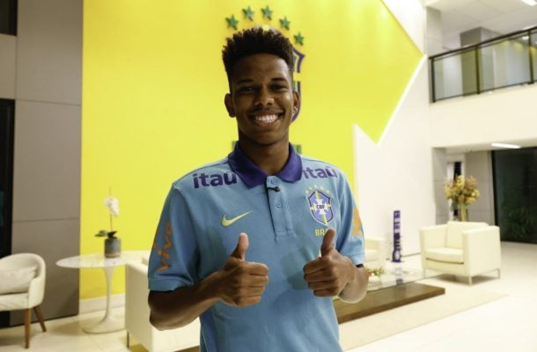 Estêvão celebra evolução após chegada ao Chelsea e projeta jogos da Seleção