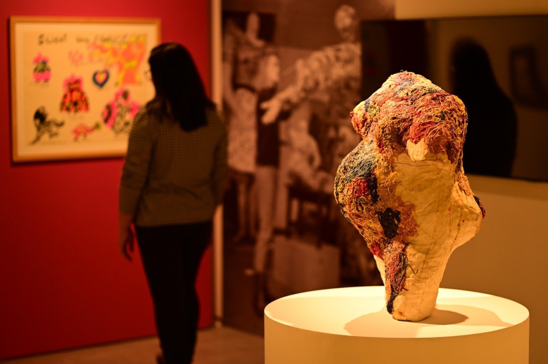As 'Nanas' de Niki de Saint Phalle são como um grito de liberdade diante dos padrões de beleza femininos impostos pela sociedade.