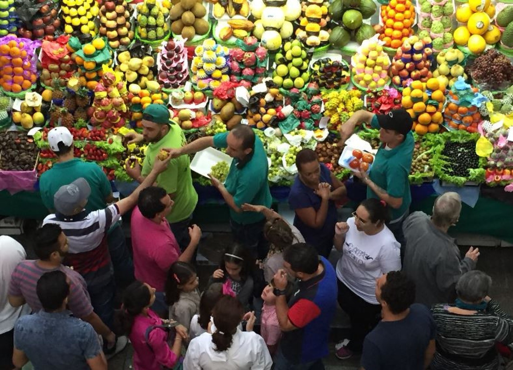  Mercadão de SP, com suas frutas exóticas e sanduíches de mortadela 