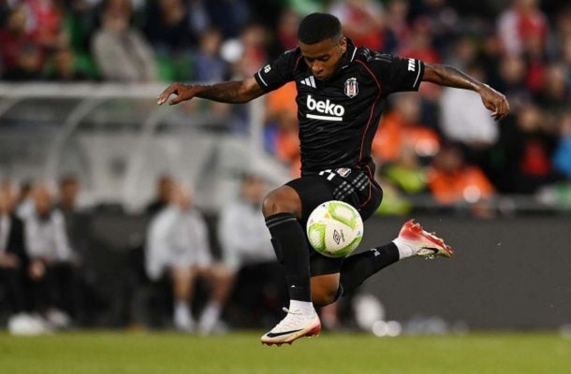 Arroyo chega ao Cruzeiro em negociação de R$ 50 milhões