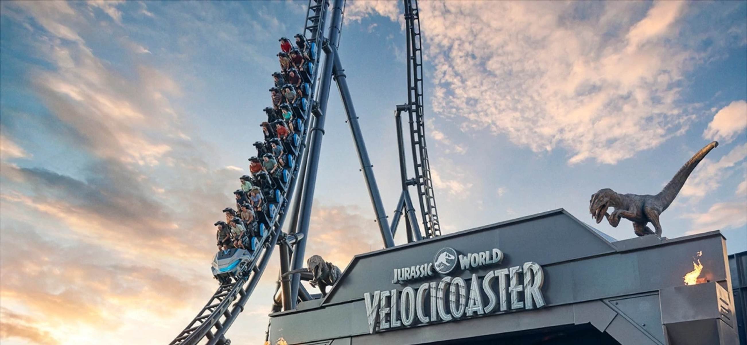 No Universal Orlando Resort, a Jurassic World VelociCoaster entrega uma das experiências mais intensas, combinando velocidade de até 113 quilômetros por hora