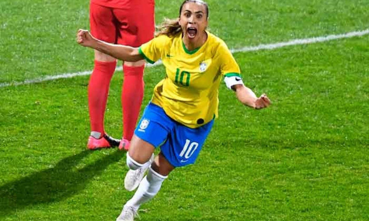 A 'rainha' Marta é considerada o principal nome da história do futebol feminino mundial, com participações expressivas na Seleção Brasileira - (crédito: DENIS CHARLET / AFP - 10/3/20) A 'rainha' Marta é considerada o principal nome da história do futebol feminino mundial, com participações expressivas na Seleção Brasileira - (crédito: DENIS CHARLET / AFP - 10/3/20)
