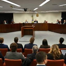 Democracia e o banco dos réus – o maior teste da história recente do Brasil