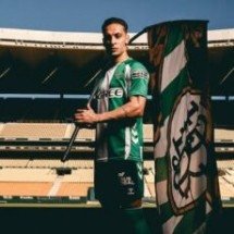 Multidão de torcedores celebra retorno de brasileiro ao Betis; veja vídeo - No Ataque Internacional