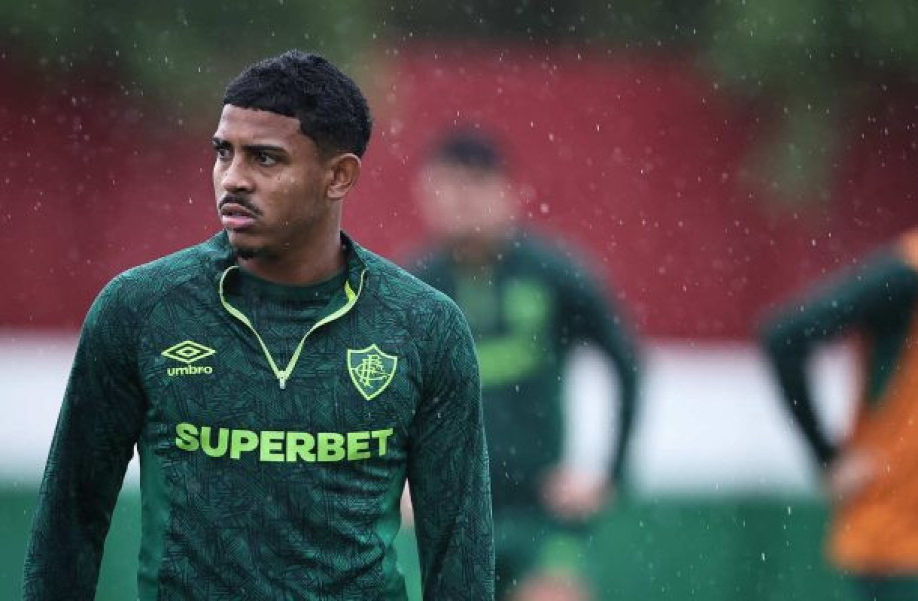 John Kennedy ainda não ‘encanta’ Renato e busca minutagem no Fluminense