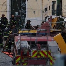 Bondinho descarrila em Lisboa e mata ao menos 15 pessoas