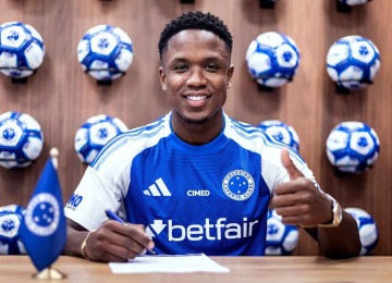 O atacante colombiano Sinisterra, do Cruzeiro, é a principal contratação do futebol mineiro na última janela de transferências -  (crédito: Gustavo Aleixo/Cruzeiro)