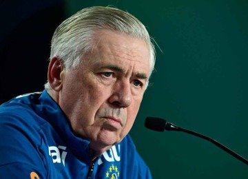 Carlo Ancelotti comanda o Brasil na partida de hoje contra o Chile, no Maracanã, pelas Eliminatórias da Copa do Mundo de 2026 -  (crédito: Pablo PORCIUNCULA / AFP)