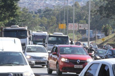 O motorista enfrenta pelo menos sete quilômetros de congestionamento no Anel Rodoviário nesta quarta-feira (3). (Imagem ilustrativa) -  (crédito:  Edesio Ferreira/EM/D.A Press)