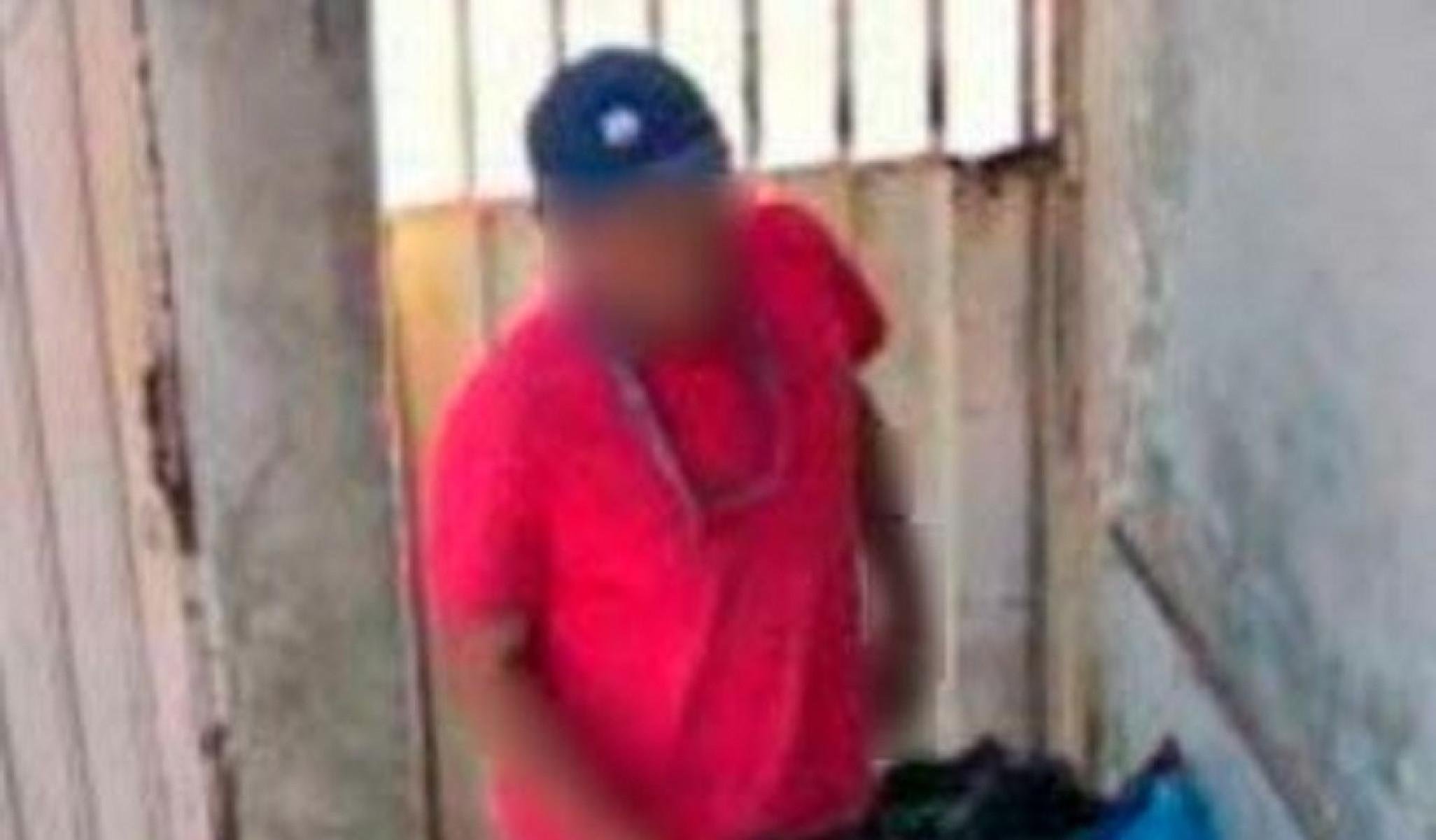 Homem é preso ao instalar câmera de monitoramento furtada em sua casa