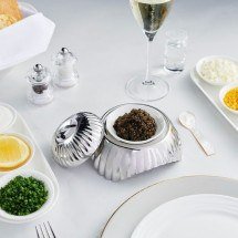 Caviar e champanhe no céu? Veja serviços oferecidos por companhia aérea - Emirates/Divulgação