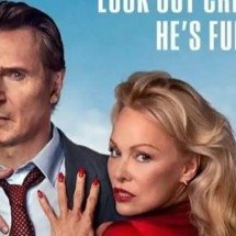 Verdade ou jogada de marketing? Nem todos acreditam no romance de Liam Neeson e Pamela Anderson - Divulgação 